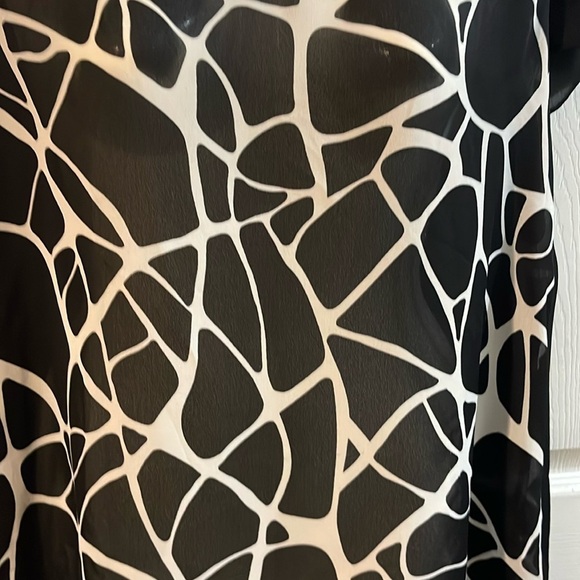 Cato Black and White Geometric Blouse - Picture 6 of 10